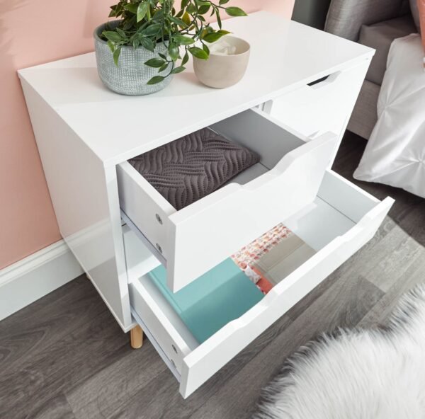 Nyborg 2+2 Drawer Chest White - Image 3